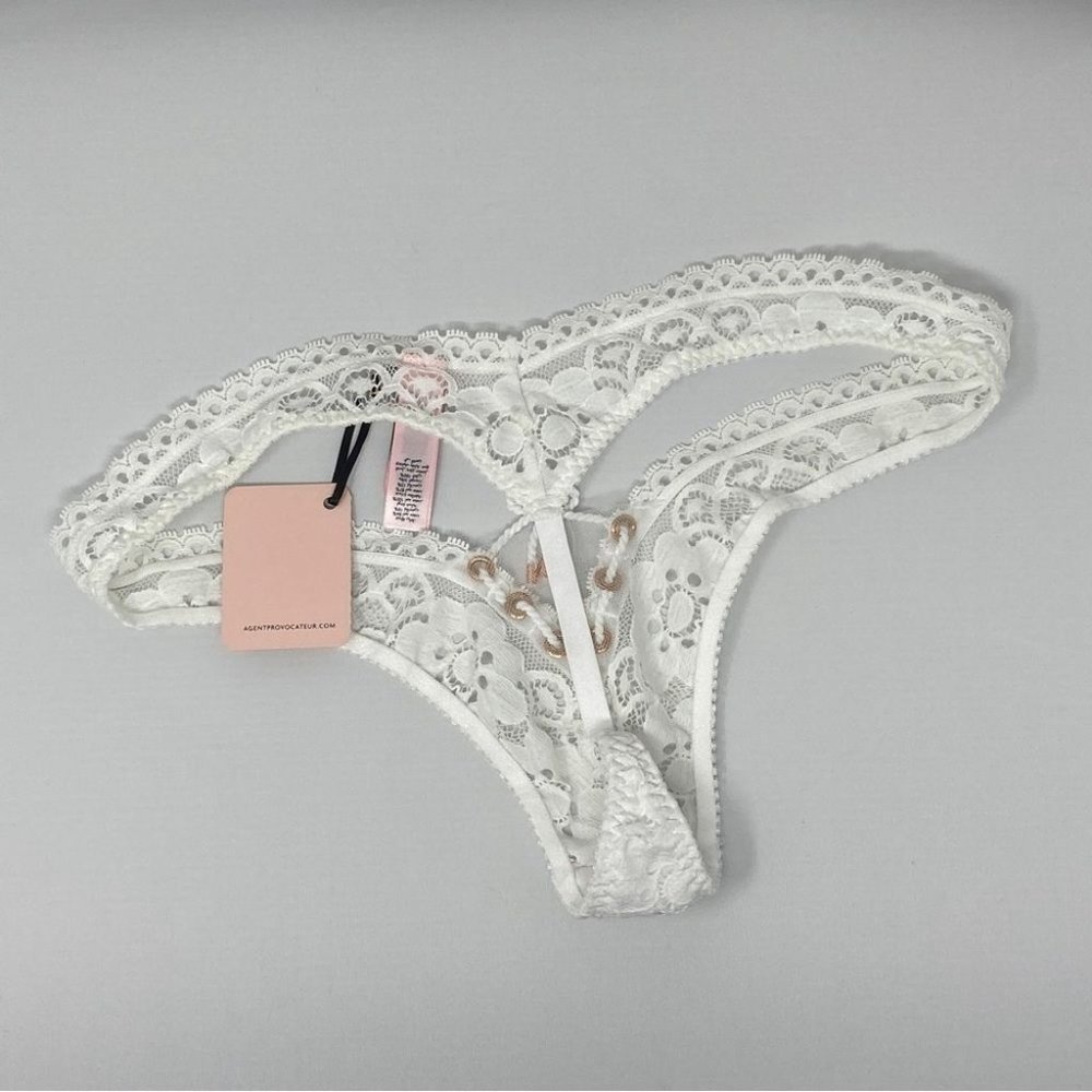 Agent Provocateur Daizy White Thong AP3 Medium NWT - Picture 9 of 11